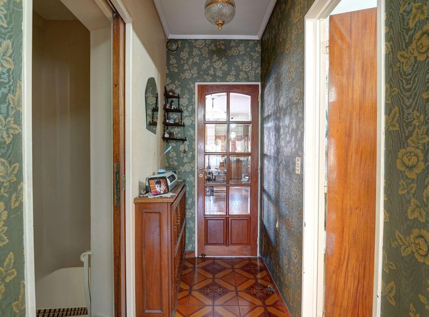 Foto de Venta Casa 5 Ambientes Versalles, imagen 3