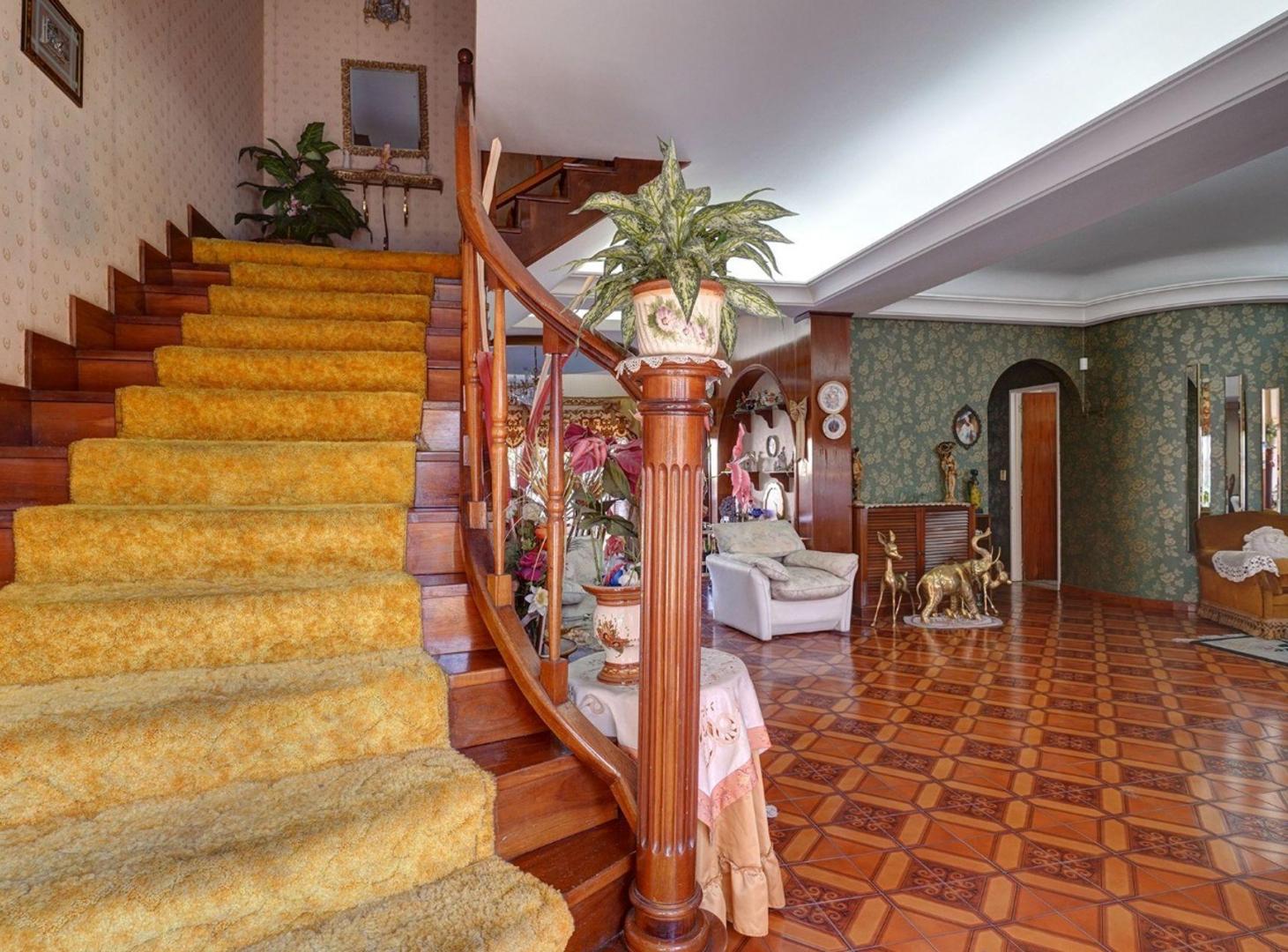 Foto de Venta Casa 5 Ambientes Versalles, imagen 2