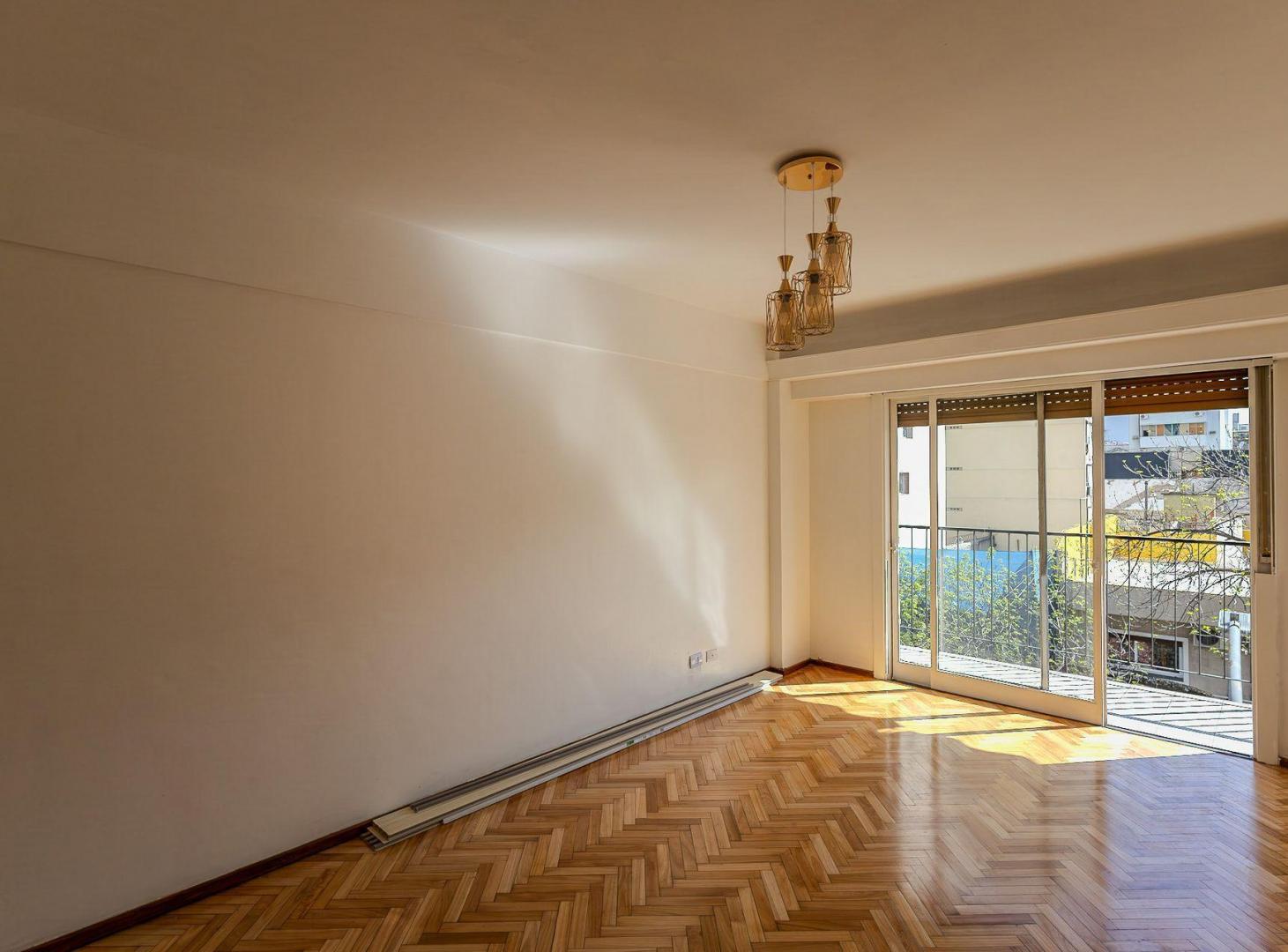 Foto de VENTA DEPARTAMENTO 3 AMBIENTES REFACCIONADO BOEDO, imagen 2