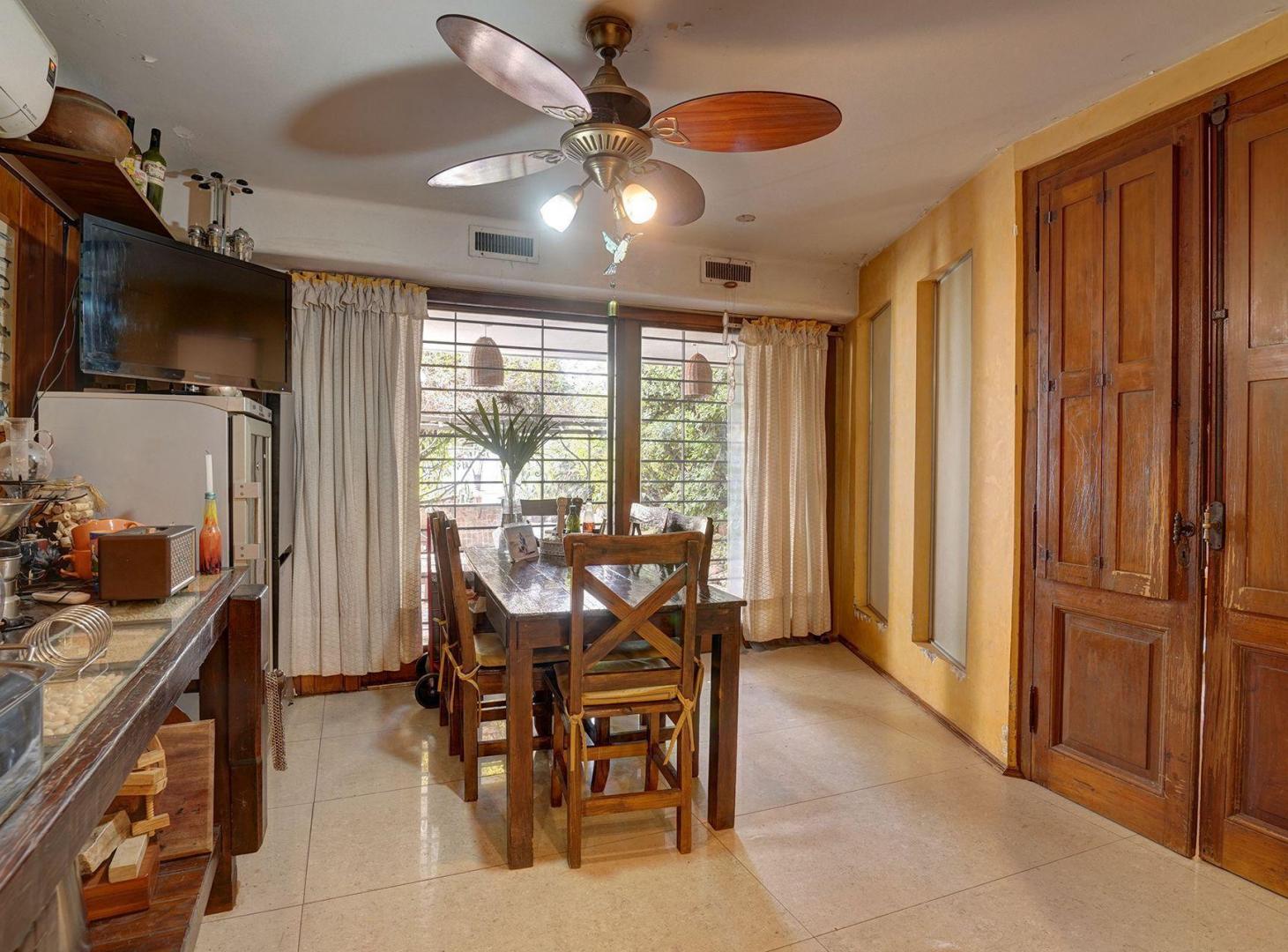 Foto de VENTA CASA 6 AMB V. DEVOTO JARDIN COCHERAS PISCINA, imagen 5