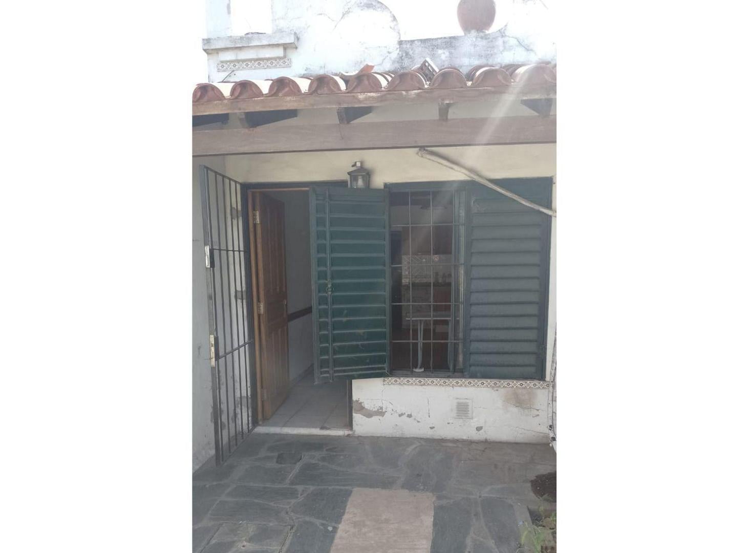 Foto de PH 2 ambientes con patio y espacio exterior, imagen 1