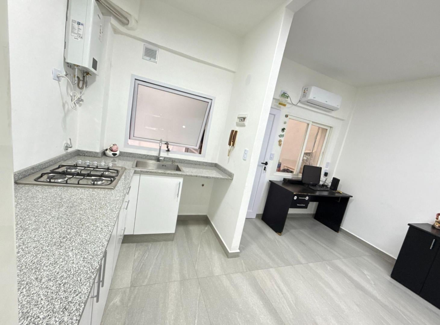 Foto de Venta Ph monoambiente en caballito con patio, imagen 3