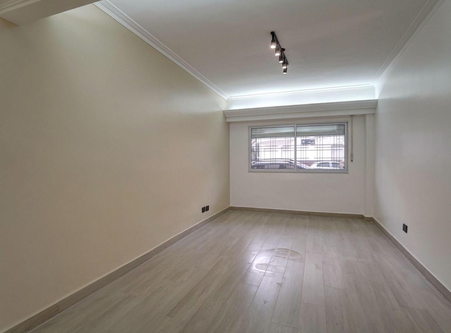 Foto de VENTA DEPARTAMENTO 4 AMBIENTES CABALLITO PATIO, imagen 3