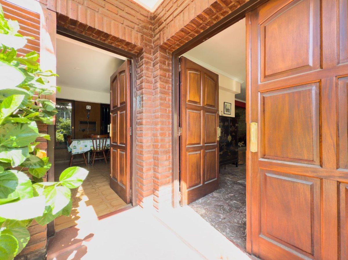 Foto de VENTA CASA 5 AMBIENTES GARAGE 3 AUTOS APTO CRÉD., imagen 2