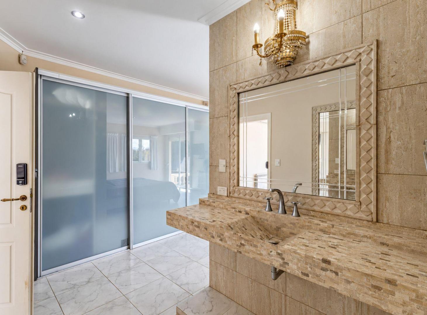 Foto de Venta Casa 8 amb gran jardín y pileta en b.cerrado, imagen 4