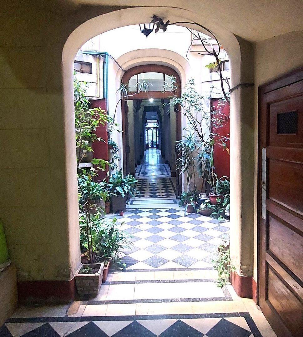 Foto de VENTA DEPARTAMENTO PB 53M2 SALTA Y GARAY con PATIO, imagen 1