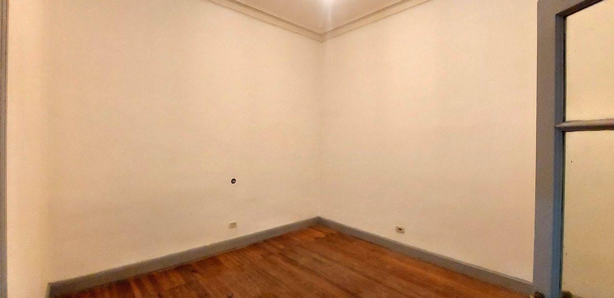 Foto de VENTA DEPARTAMENTO PB 53M2 SALTA Y GARAY con PATIO, imagen 2