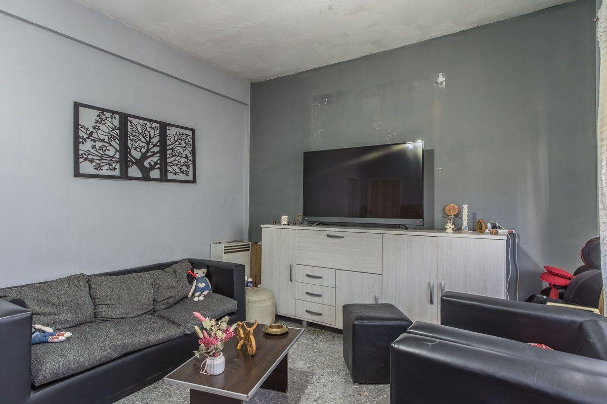 Foto de VENTA CASA 3 AMB + DPTO MONOAMB + GALPON . TABLADA, imagen 4