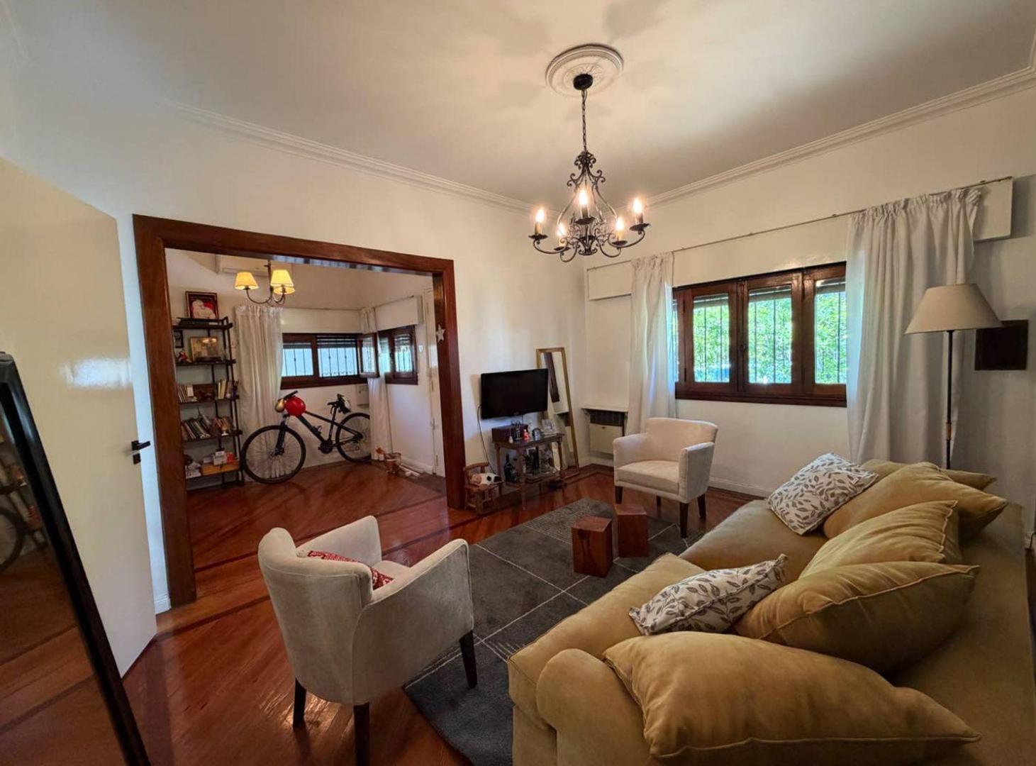 Foto de Venta Casa 3 amb Quilmes RECICLADA JARDIN COCHERA, imagen 3