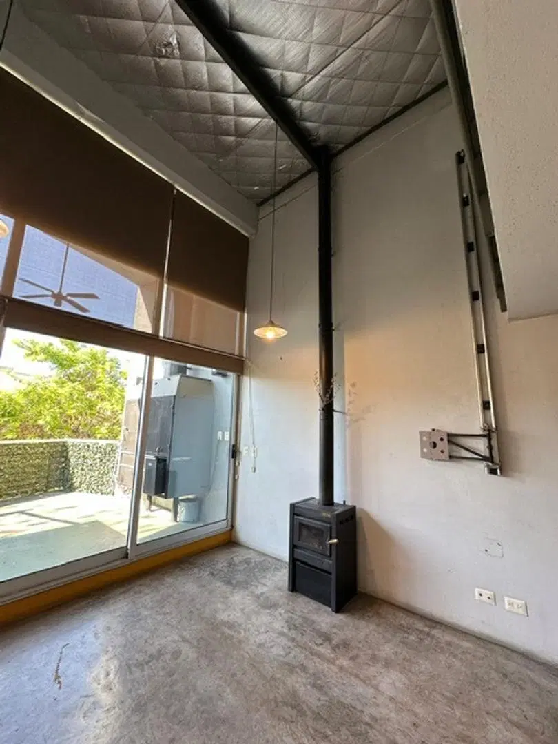 Edificio en block. Depósito/Local con oficina. Dos viviendas 2