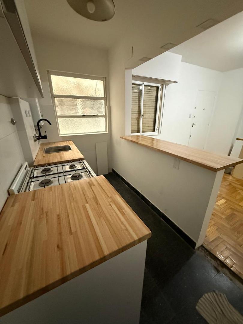Foto de CÓMODO DEPARTAMENTO 2 AMB, REFACCIONADO.EXCELENTE UBICACION, imagen 2
