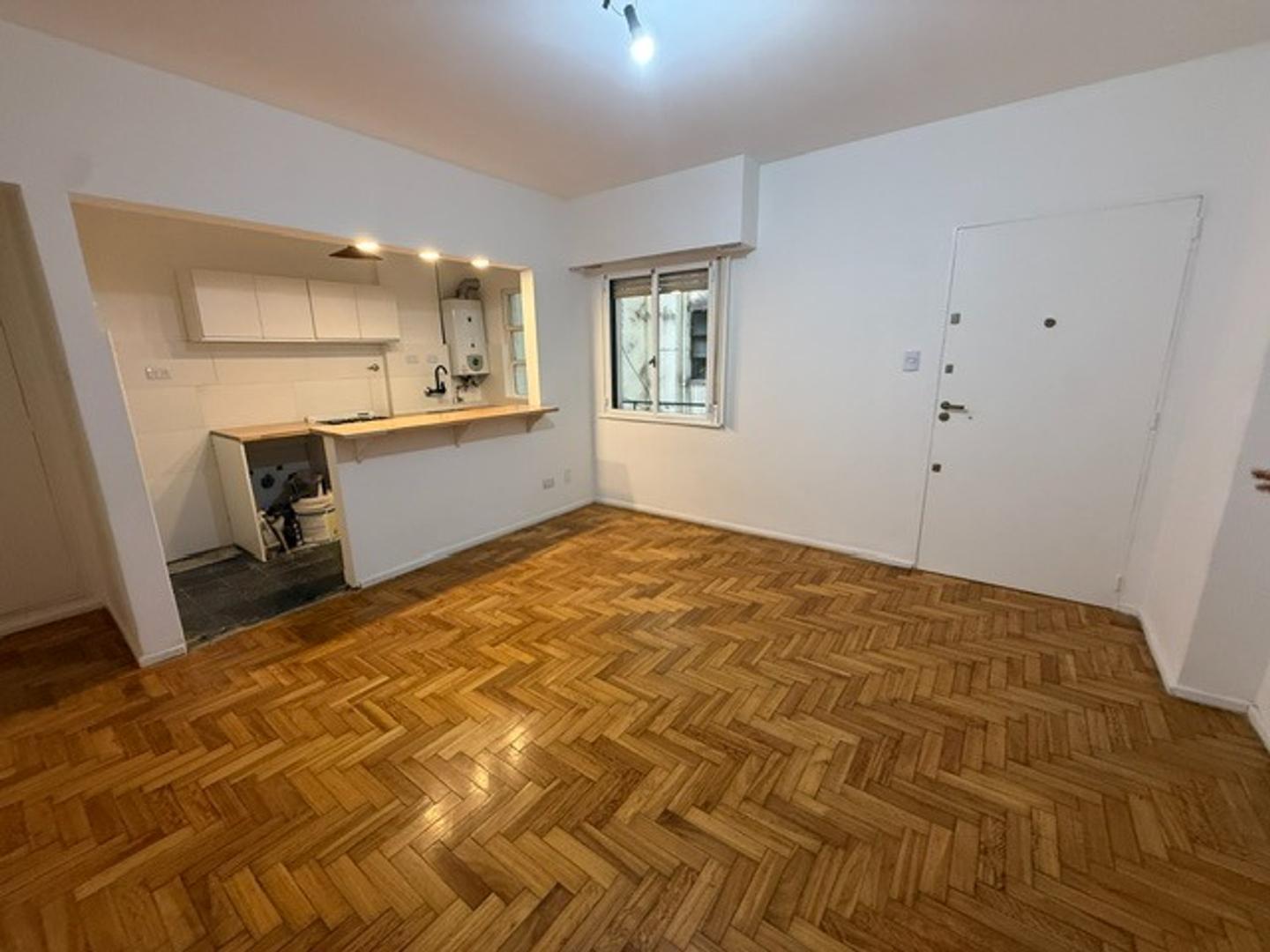 Foto de CÓMODO DEPARTAMENTO 2 AMB, REFACCIONADO.EXCELENTE UBICACION, imagen 1