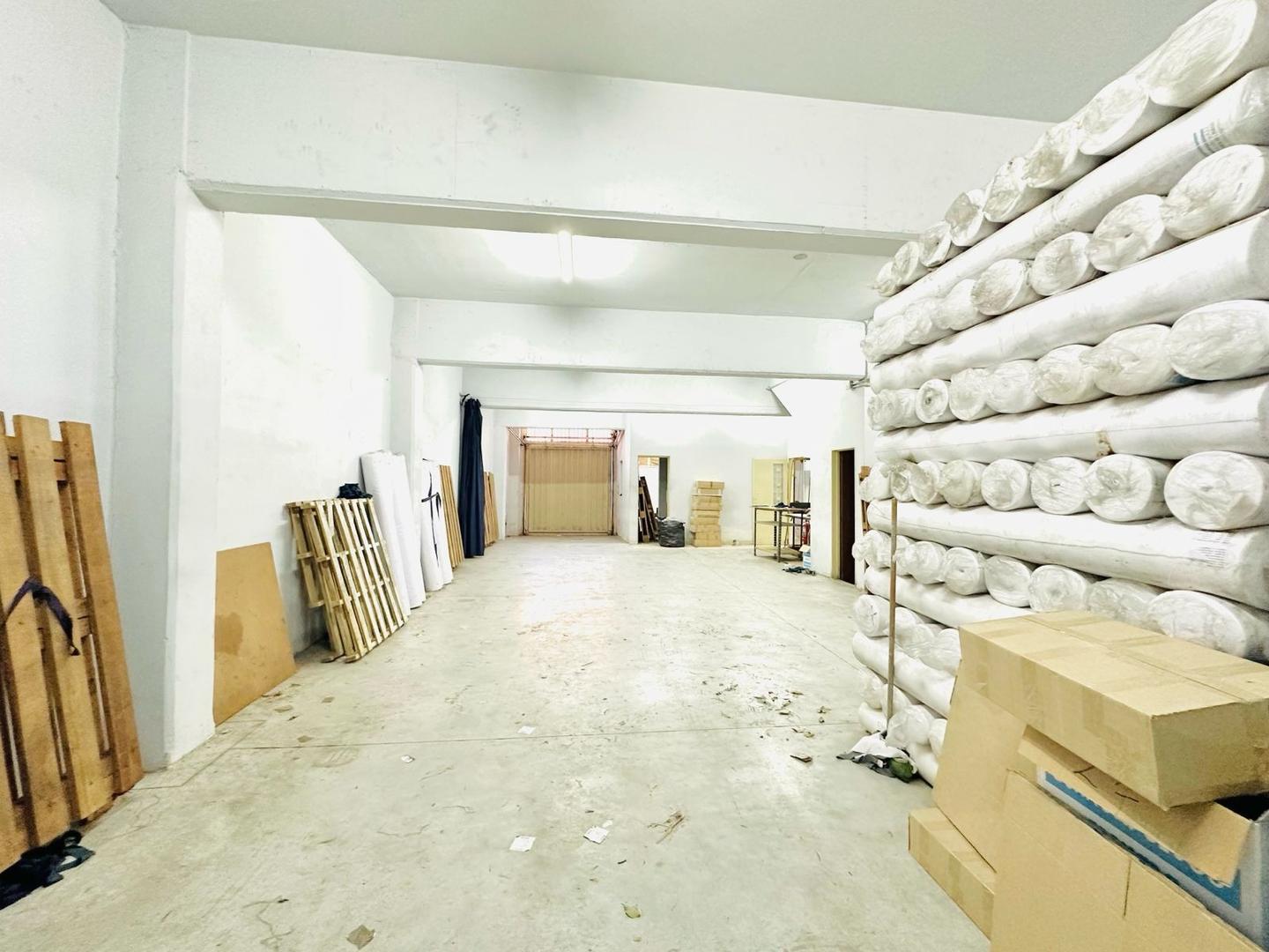 Foto de LOCAL/GALPÓN/ EDIFICIO EN VENTA EN VALENTIN ALSINA, imagen 2