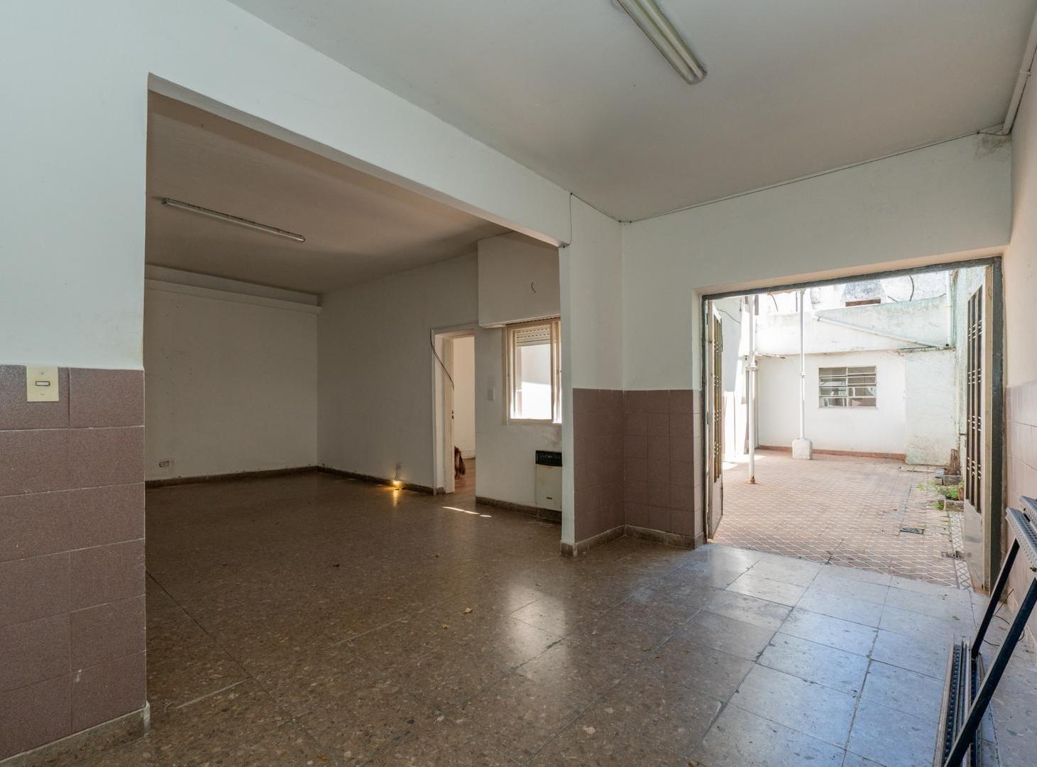 Foto de CASA LOTE PROPIO SOLO USO COMERCIAL!, imagen 2