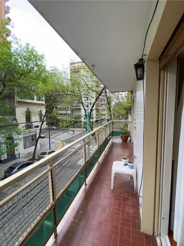 3 Ambientes Semipiso Al Frente. Balcón. Amplio y Luminoso. Excelente Ubicación. 2