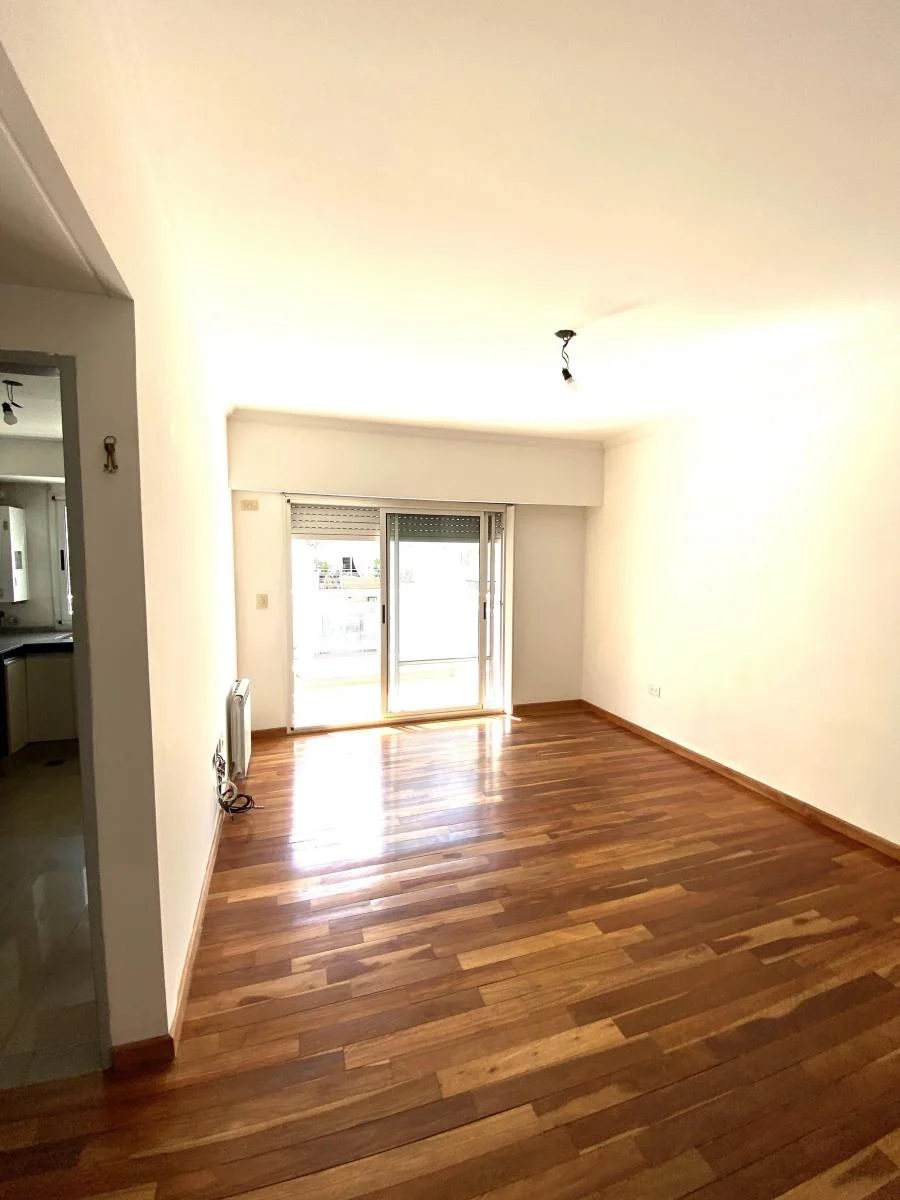 Hermoso Semipiso 2 Ambientes C/balcon Al Frente. Dormitorio en Suite y Toilette. 4