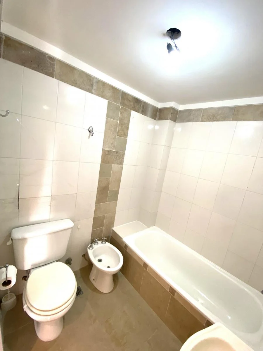 Hermoso Semipiso 2 Ambientes C/balcon Al Frente. Dormitorio en Suite y Toilette. 1