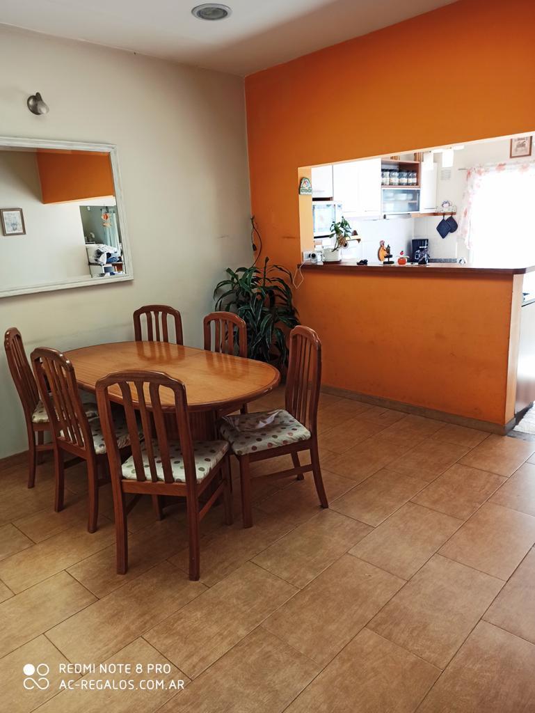 Casa 6 Amb de Categoría con Gran Patio Terraza y Cochera Cubierta 1