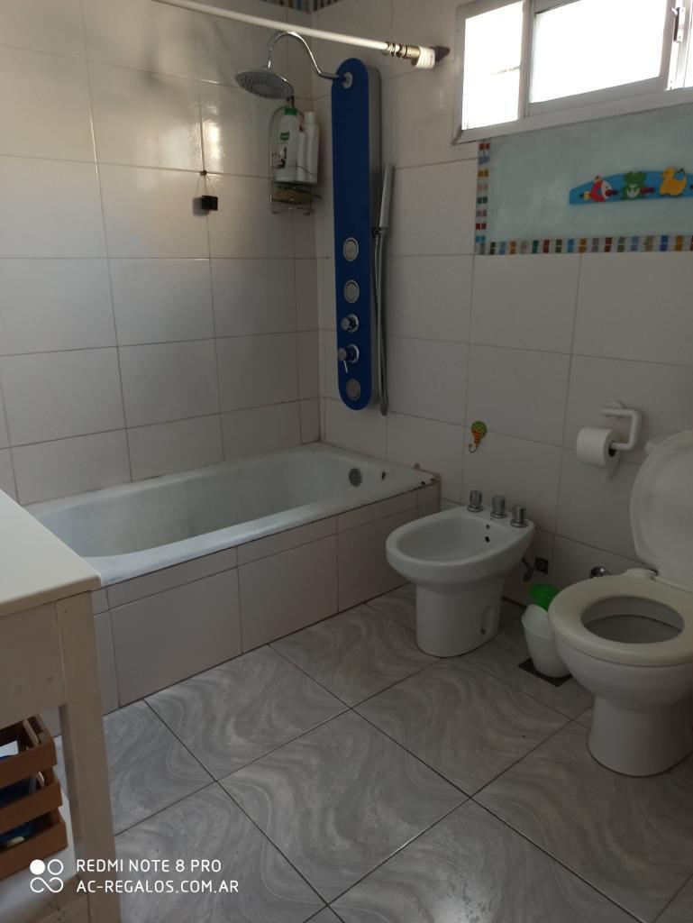 Casa 6 Amb de Categoría con Gran Patio Terraza y Cochera Cubierta 2