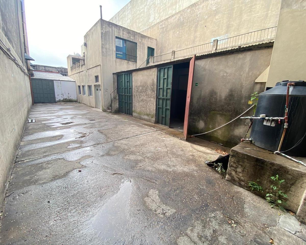 Excelente Galpón con Vivienda/oficinas Ideal Diversas Industrias! 5