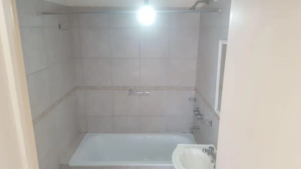 IMPERDIBLE DEPARTAMENTO DE 2 AMB. CON BALCÓN Y TERRAZA PROPIA!!!
BAJAS EXPENSAS!!! 1