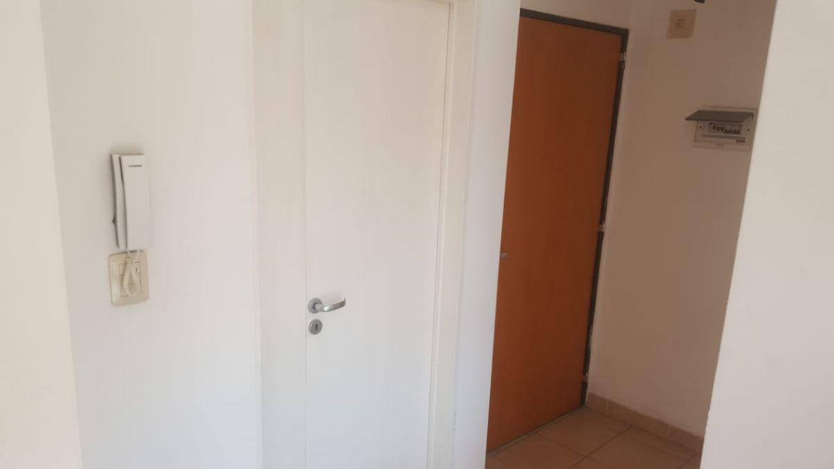 Foto de IMPERDIBLE DEPARTAMENTO DE 2 AMB. CON BALCÓN Y TERRAZA PROPIA!!! BAJAS, imagen 2