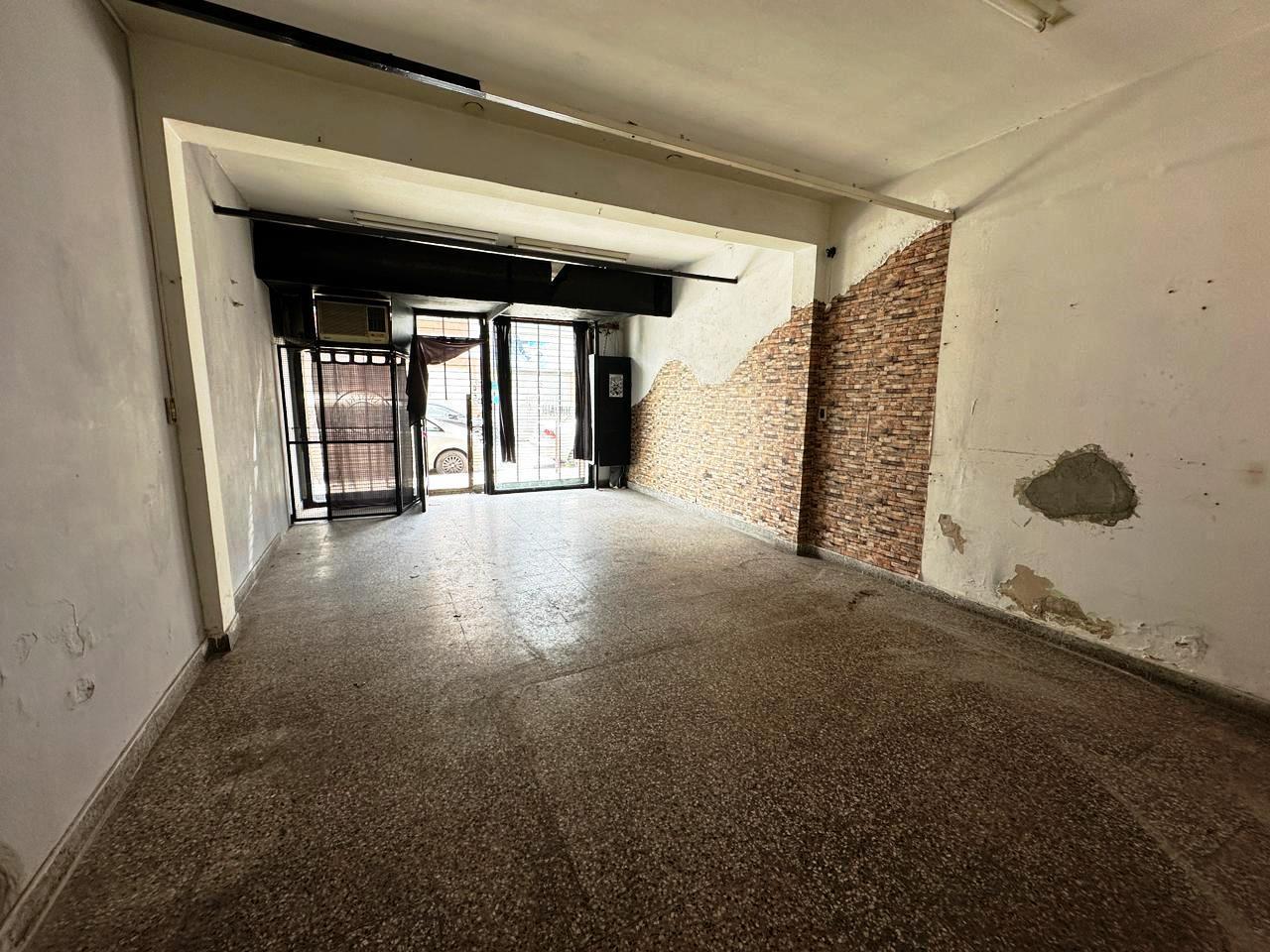 Foto de Local comercial en alquiler - Lanús Oeste, imagen 3