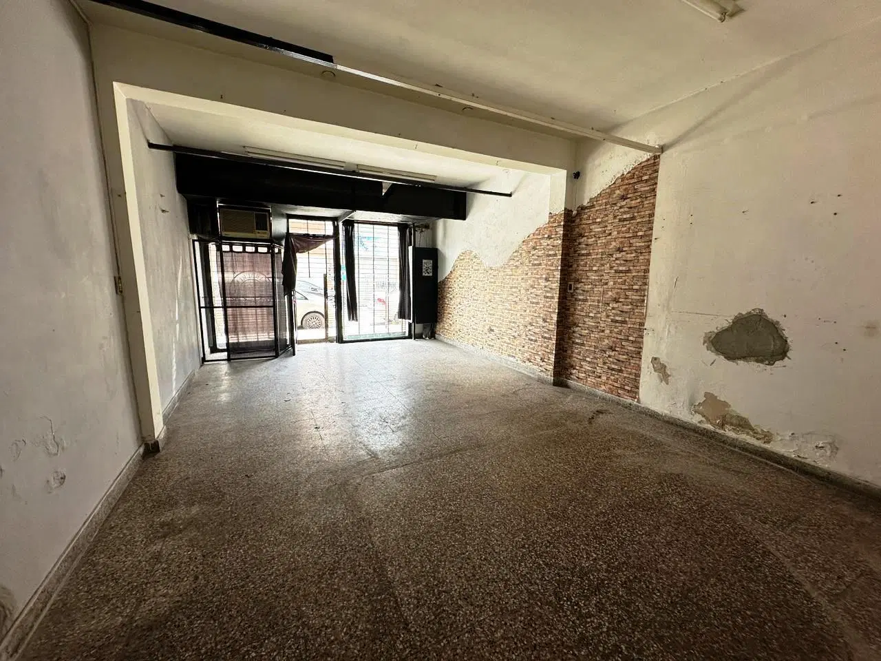 Local comercial en alquiler - Lanús Oeste 3