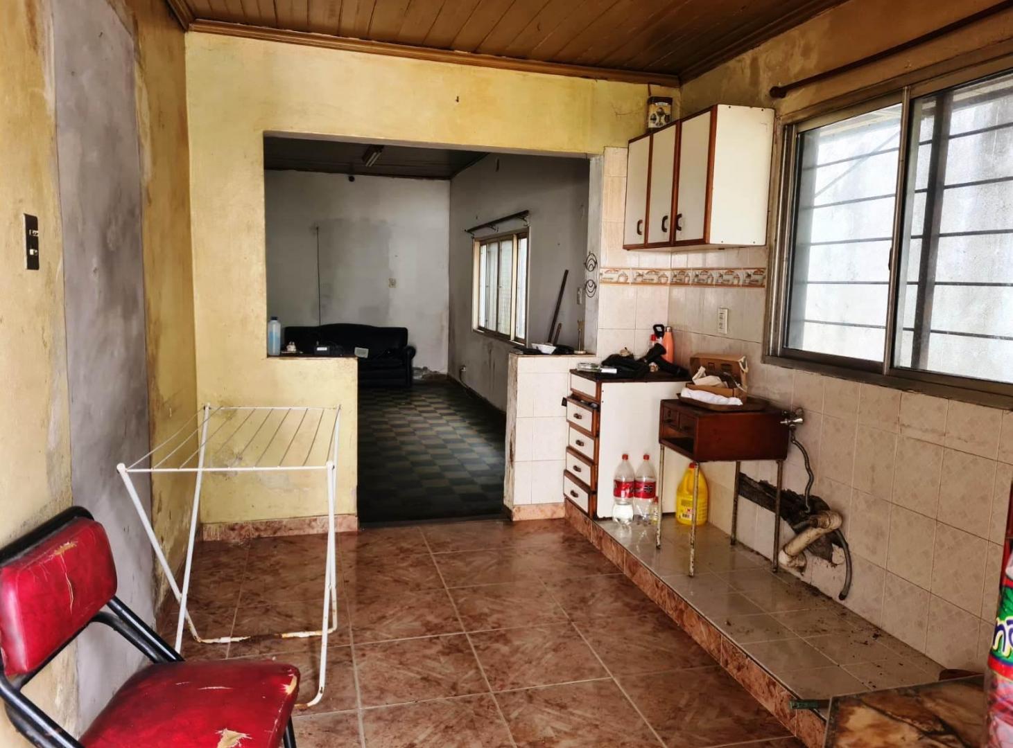 Foto de TERRENO CON DOS DEPTOS. EN BLOCK A RECICLAR; SE VENDE A VALOR LOTE!!!, imagen 4