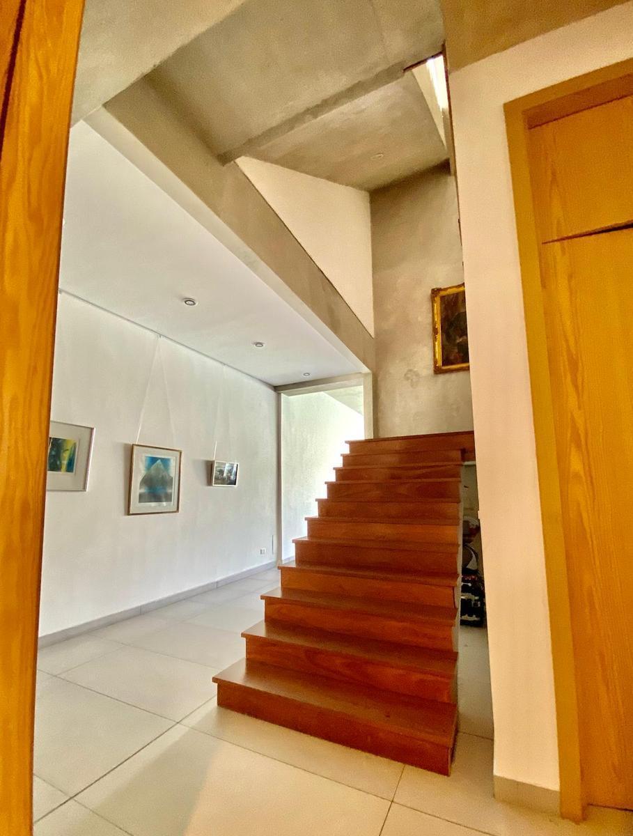 Venta Casa 8 Dorm. Pileta Parrilla Quincho Parque Jardín Belgrano Chico 5