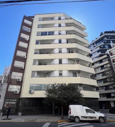 Alquiler 2 ambientes 2 baños Cochera Terraza Pileta Solarium Luz Barrio Norte 4
