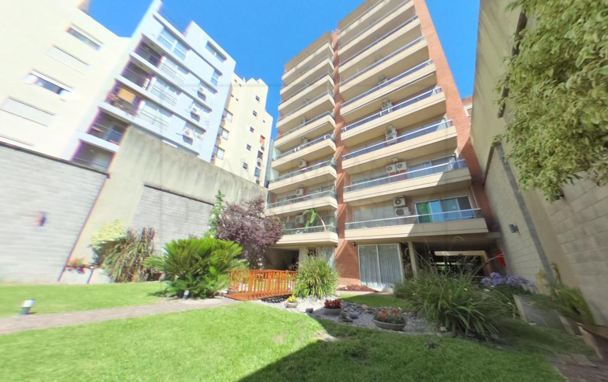 Venta Piso 3 dormitorios 4 baños Cochera Amenities Pileta terraza Parrilla Jardin Belgrano