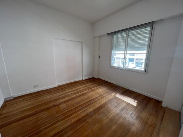 Foto de Alquiler - Vivienda Apto profesional - 4 Dormitorios Despachos - Microcentro -Balvanera, imagen 2