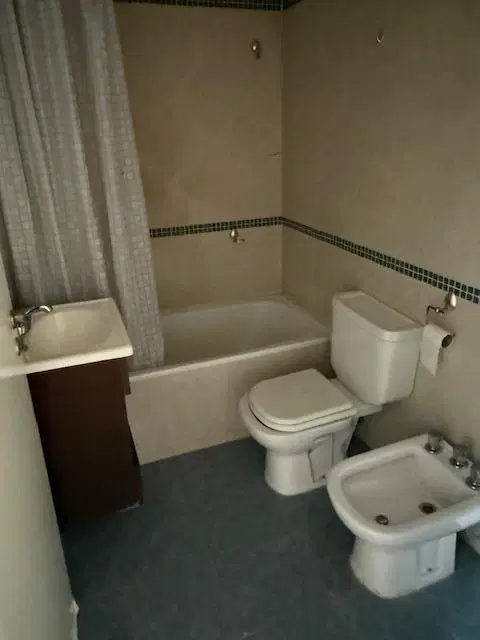 Alquiler 2 ambientes Living comedor Baño Alto Luminoso Pileta Las Cañitas 3