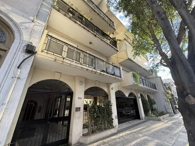 Alquiler Oficina 4 despachos + 2 areas de trabajo 2 cocheras fijas individuales Colegiales 4