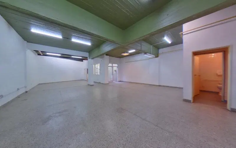 Alquiler Edificio Comercial Avenida Forest polo audiovisual montacargas medios locomoción Chacarita 3