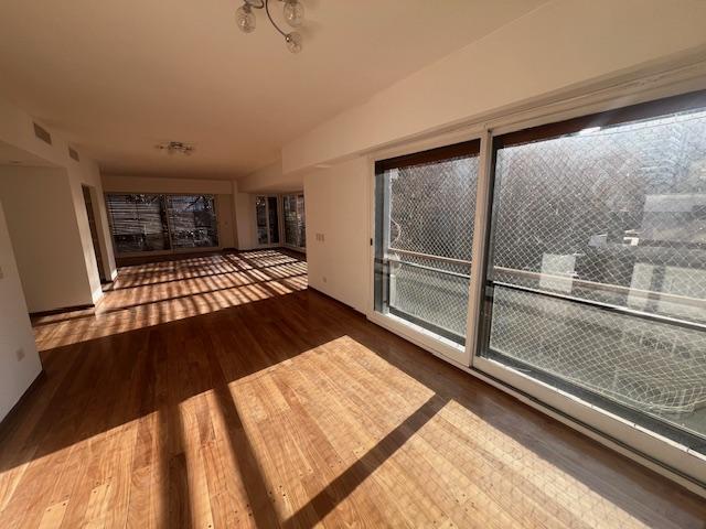 Foto de Venta Torre Piso 3 dormitorios dependencia 2 cocheras fijas Gym pileta, imagen 2
