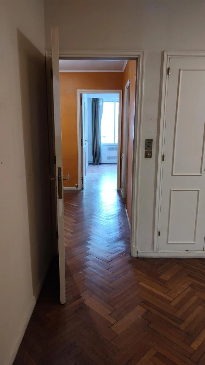 Semipiso 6 Amb con Patio. Doble Dependencia. 170 m². Para Refaccionar. 5