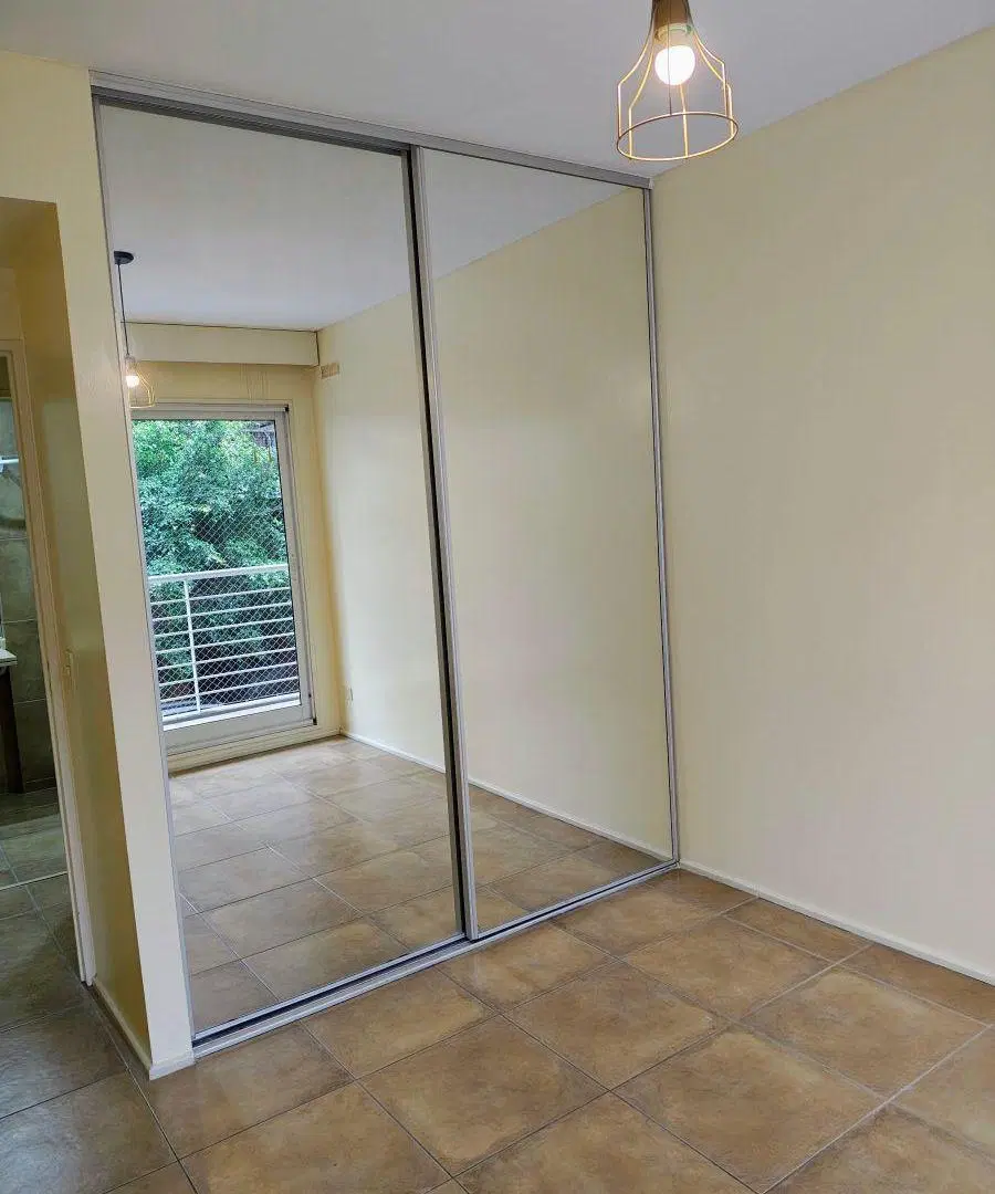 ALQUILER EXCELENTE SEMIPISO CON COCHERA TRES AMB. OPTIMOS AMENITIES. 2