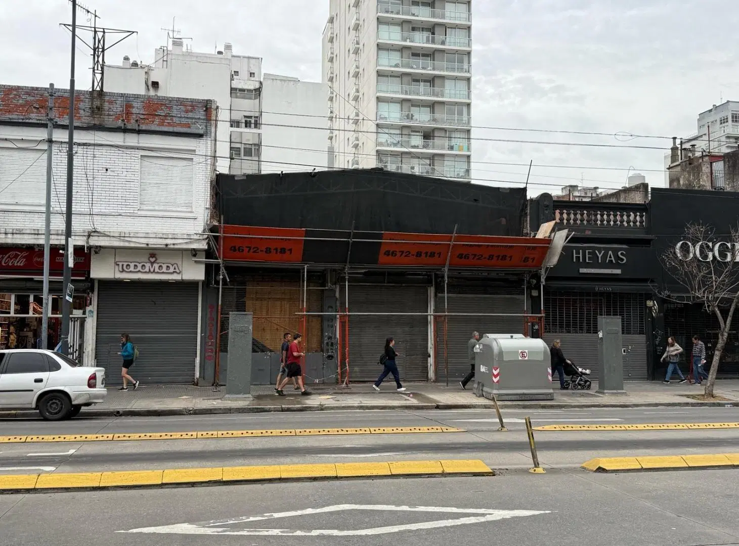 Local en alquiler en Cabildo y Olazabal 2
