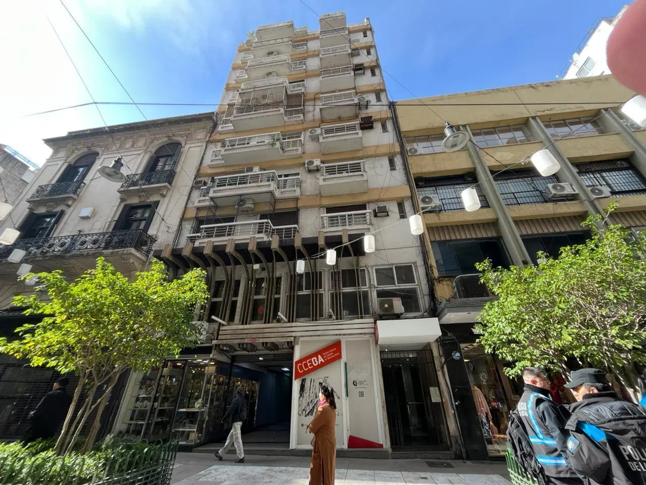 Venta departamento dos ambientes en Retiro, con terraza patio 2