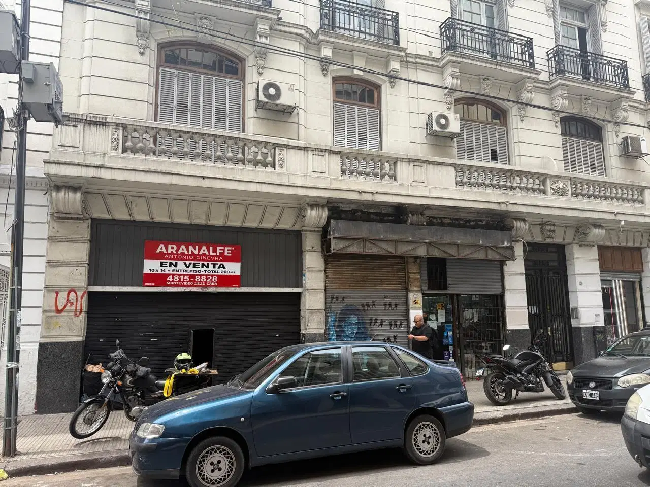 Local en Venta en San Nicolas de 200 m2 actualmente dividido en 2 locales. 2