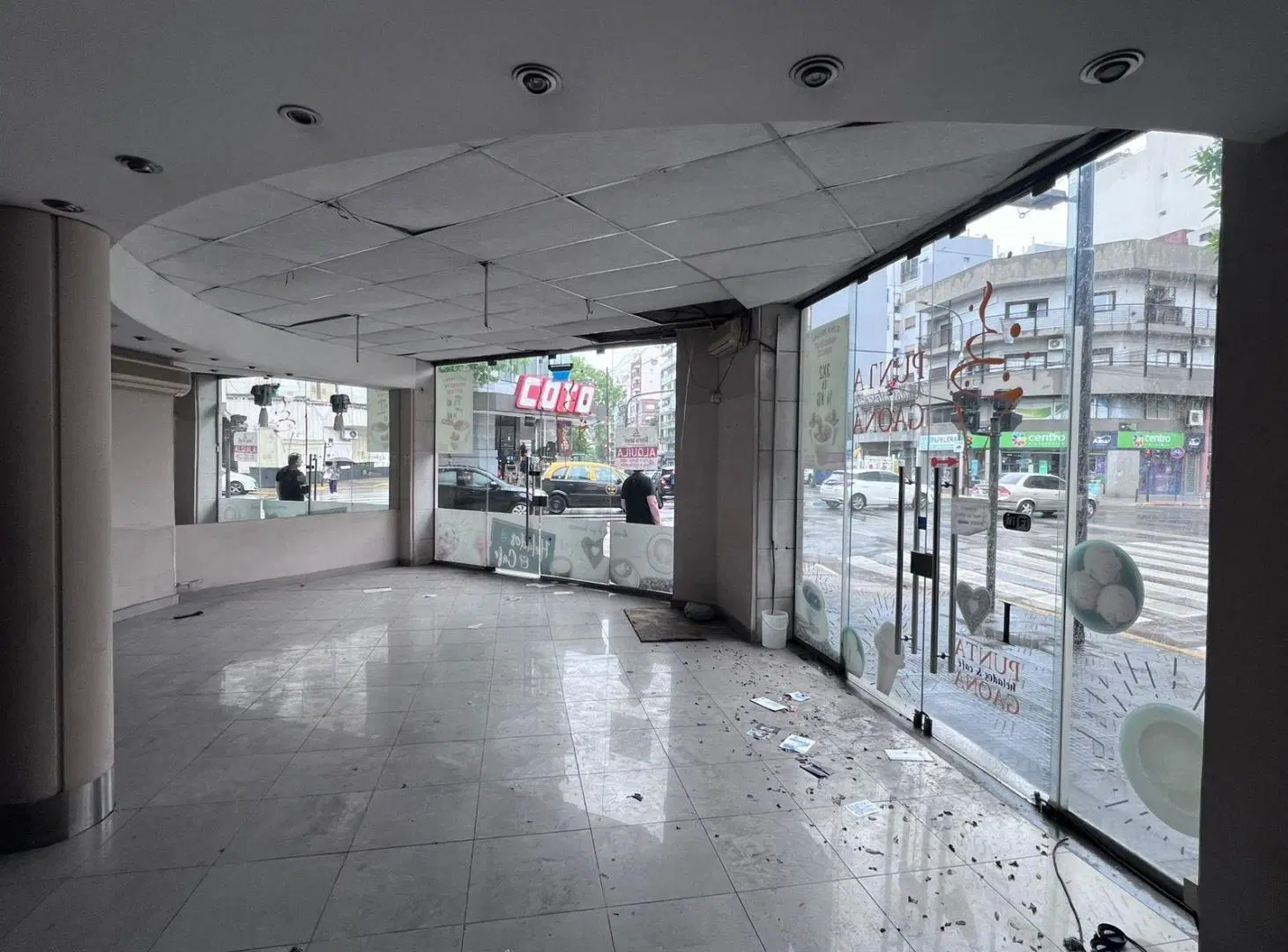 Local en Alquiler en Caballito, 100 m2 en Esquina Gaona y  Fragata Sarmiento. 2