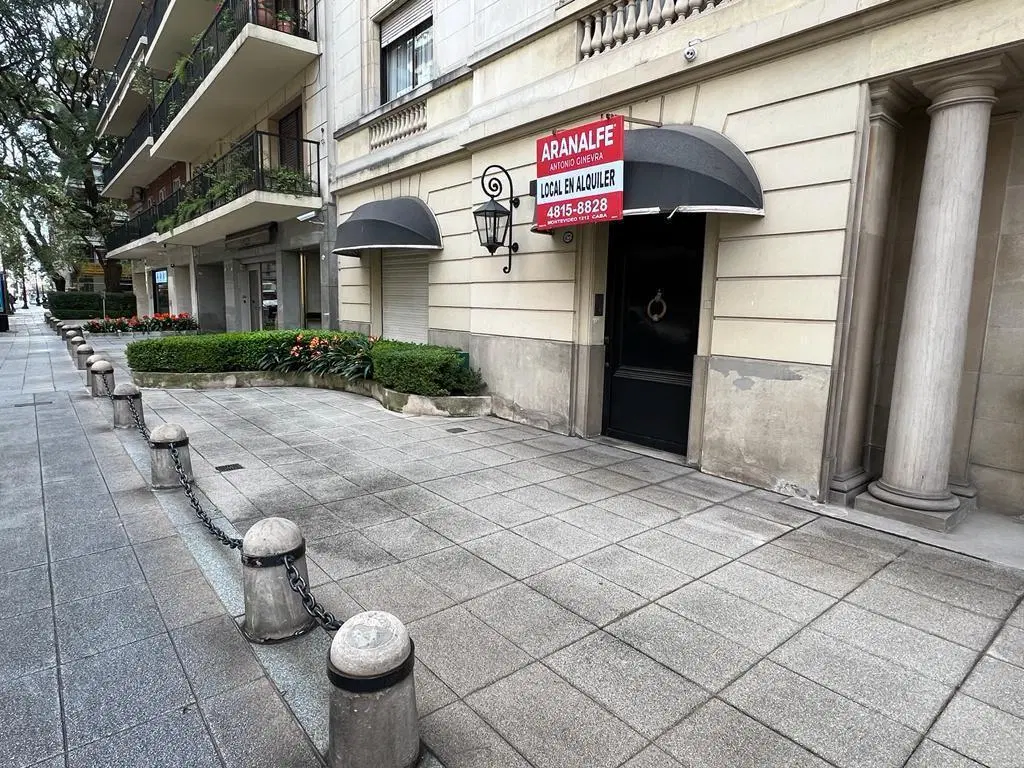 Local en alquiler en Recoleta - Av. Alvear 8