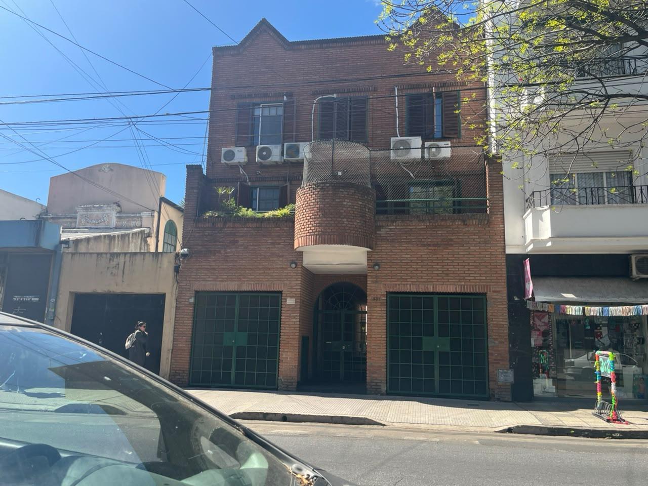 Foto de Departamento duplex de 5 ambientes en Villa Crespo con patio y jardin, imagen 1