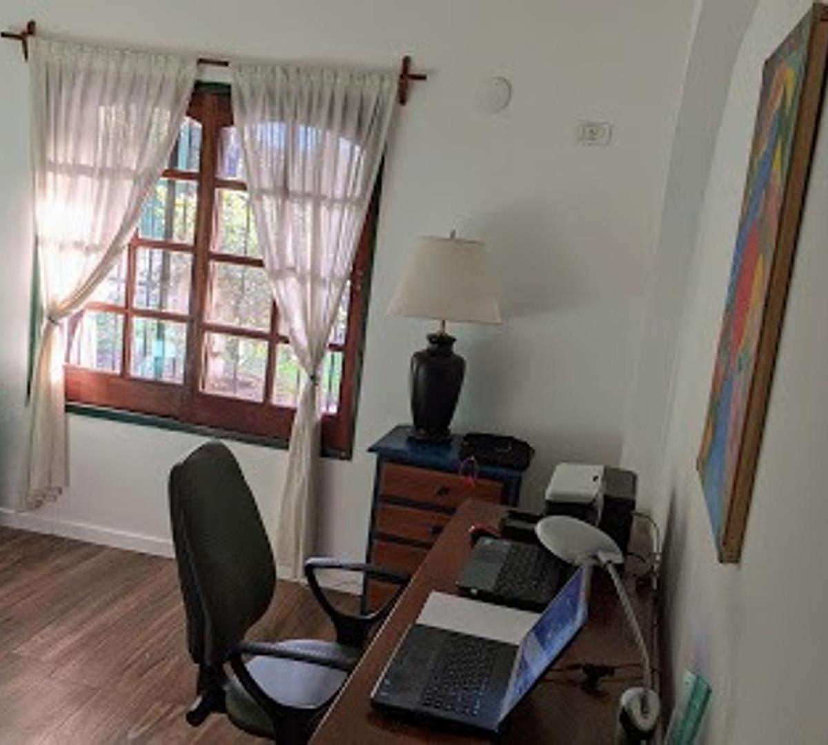 Foto de Chalet 5 ambientes en venta - Parque Leloir, imagen 3