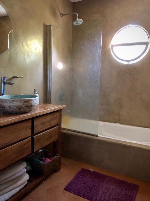 Foto de Chalet en Venta, 5 ambientes, en H. Miryam, V. Udaondo, Ituzaingó. APTO, imagen 2