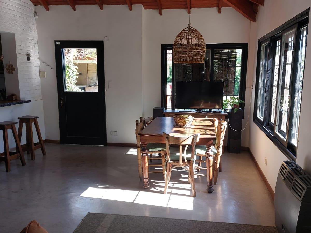Foto de Chalet en Venta, 5 ambientes, en H. Miryam, V. Udaondo, Ituzaingó. APTO, imagen 4