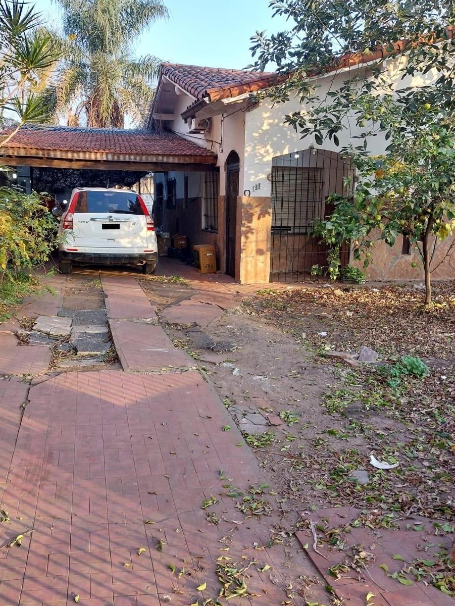Chalet 3 ambientes, en venta, para reciclar, Villa Udaondo.