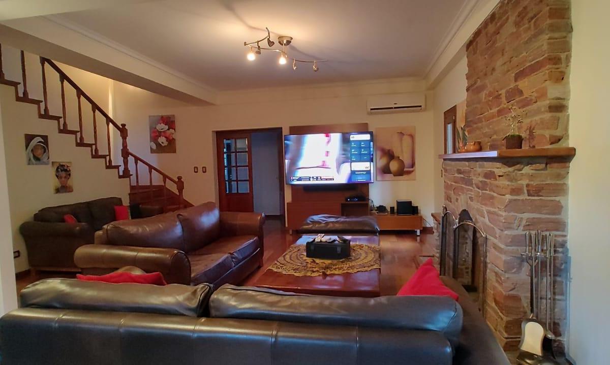Chalet con Casa de Huéspedes, Venta, 6 Ambientes, Parque Leloir. 3